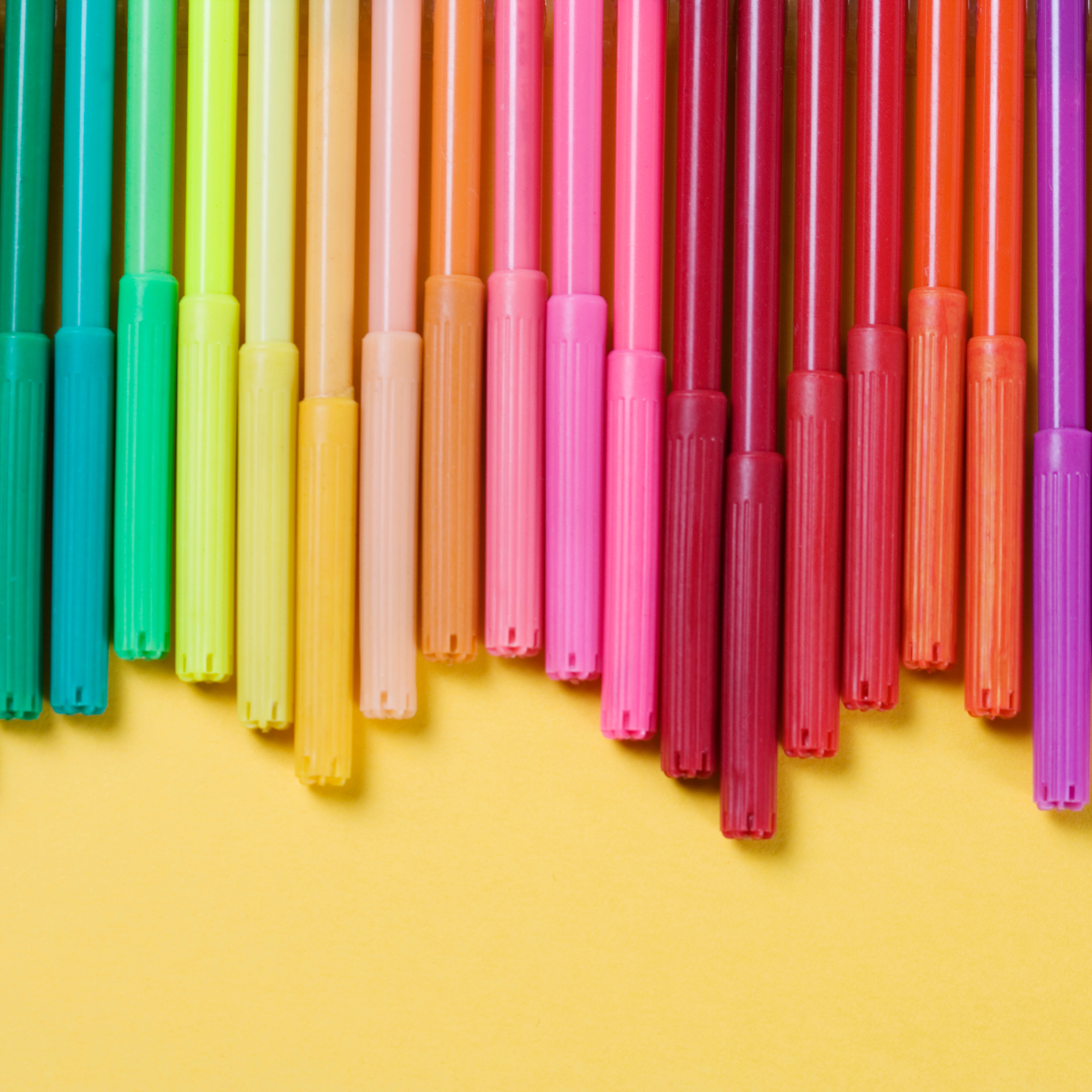 Lápices, colores y marcadores